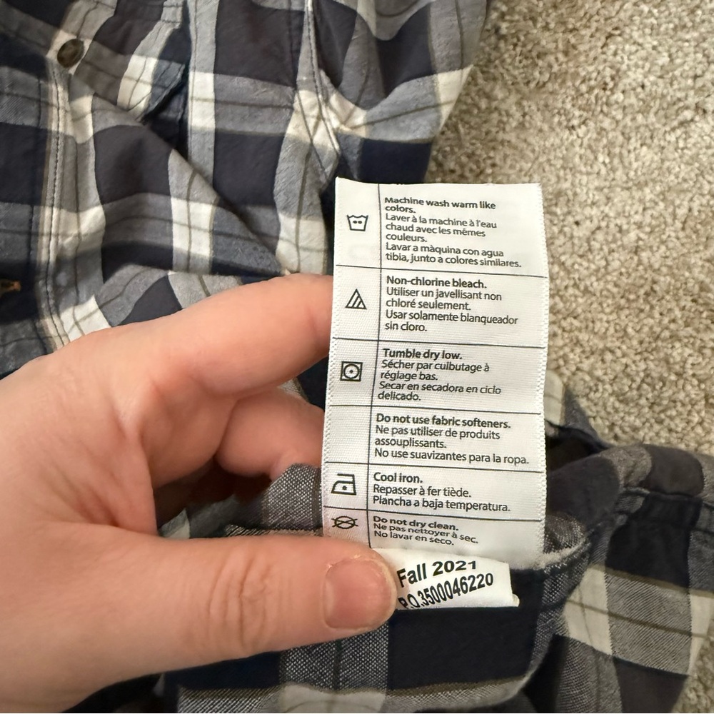 Carhartt Navy and White Plaid Button Down Shirt - Picture 11 of 11